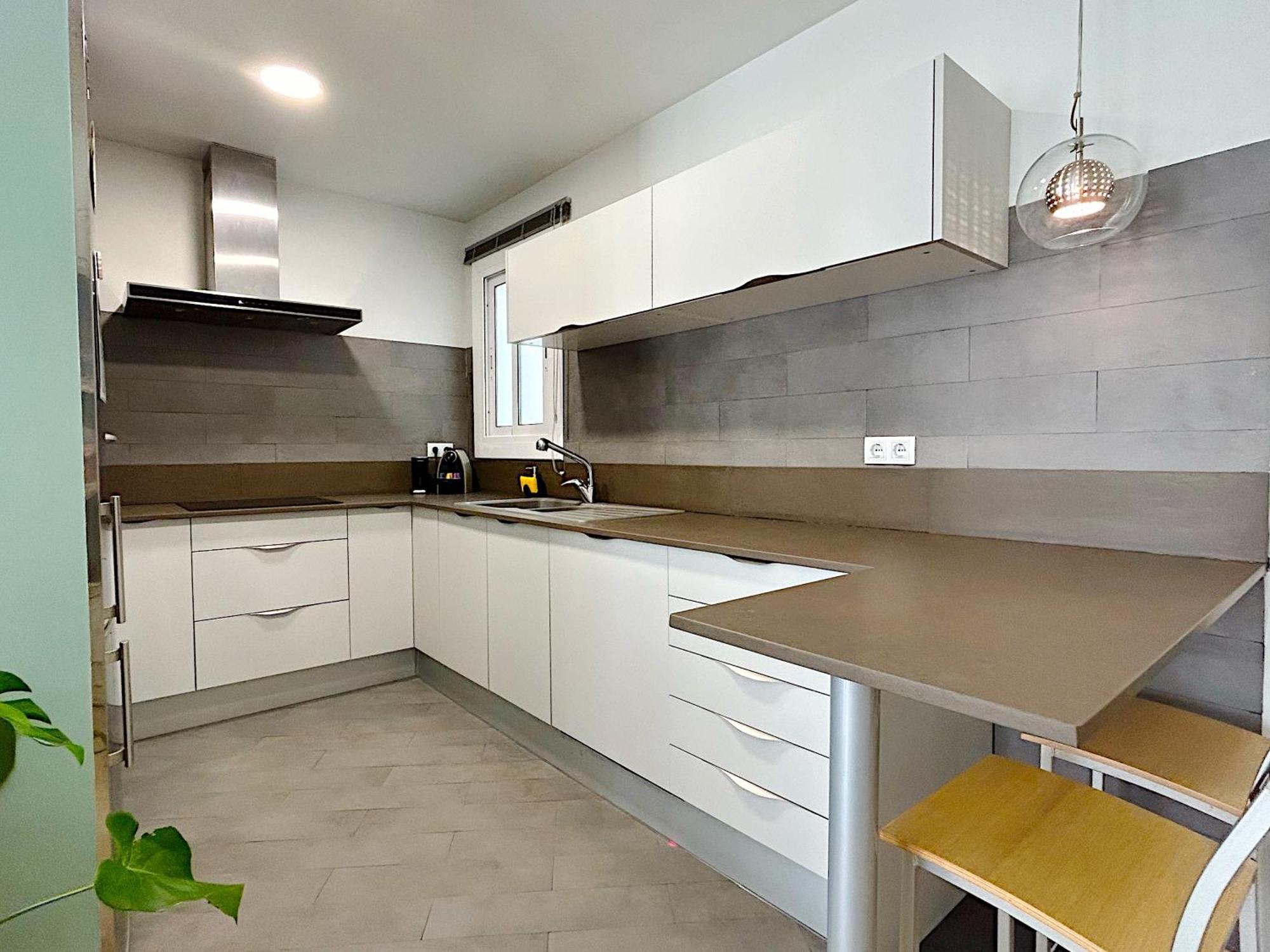 Abbott Apartment - 1 Min From The Beach - 100M2 - Sleeps 8 Sitges Exteriör bild