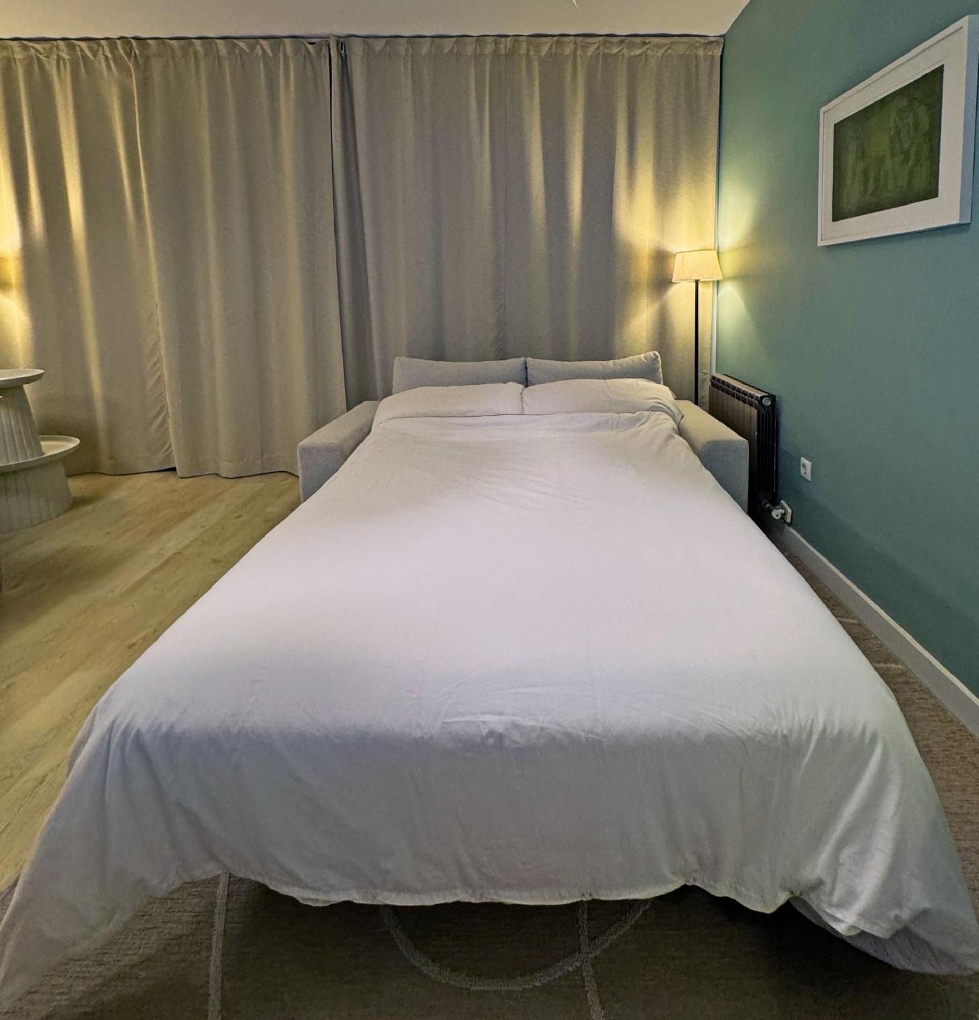 Abbott Apartment - 1 Min From The Beach - 100M2 - Sleeps 8 Sitges Exteriör bild